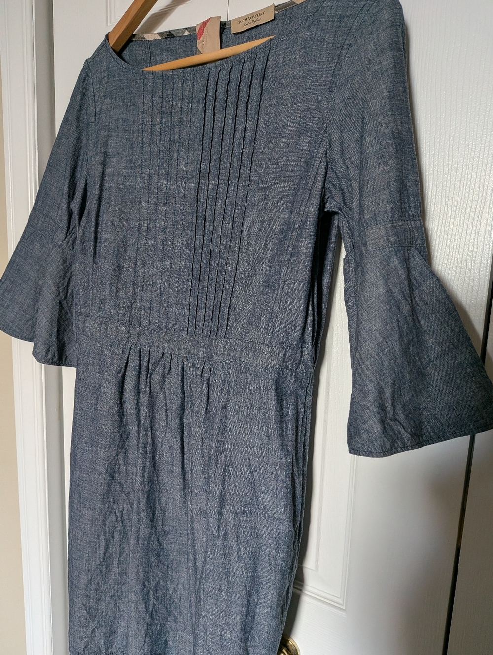 BURBERRY | Michelle Flutter-Sleeve Denim Dress. Size Small. HP! - Picture 4 of 12